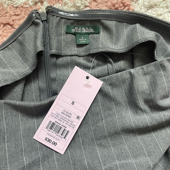 Grey pinstripe strapless dress, new with tags size small - Picture 3 of 3